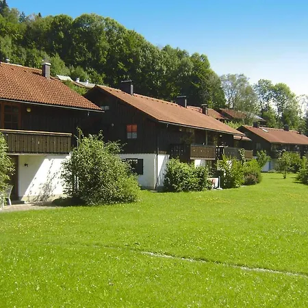 Holiday Village - Dal01041-cya *